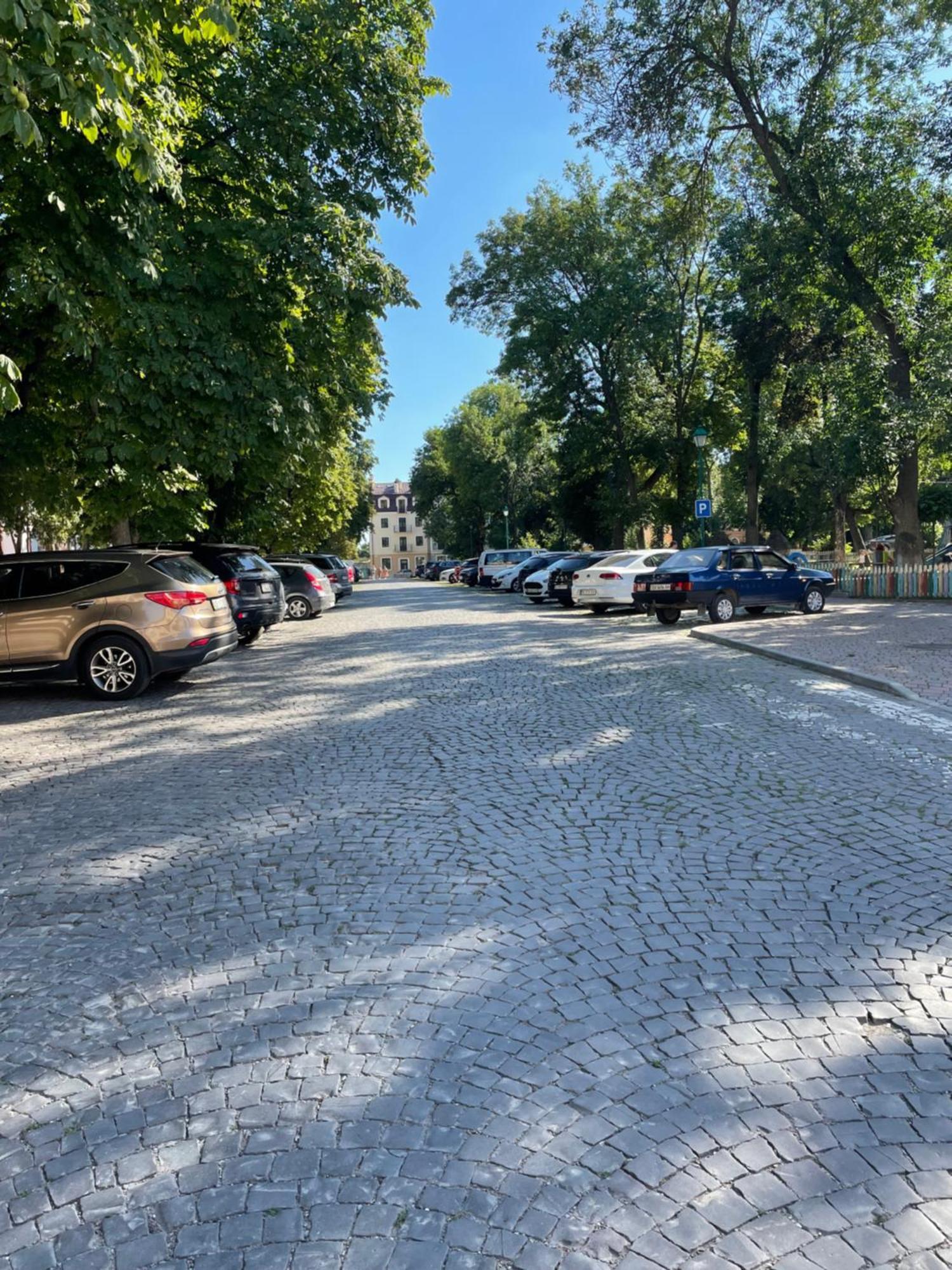 «Гори́Ще На Площі Польський Ринок» Appartement Kamjanets-Podilsky Buitenkant foto