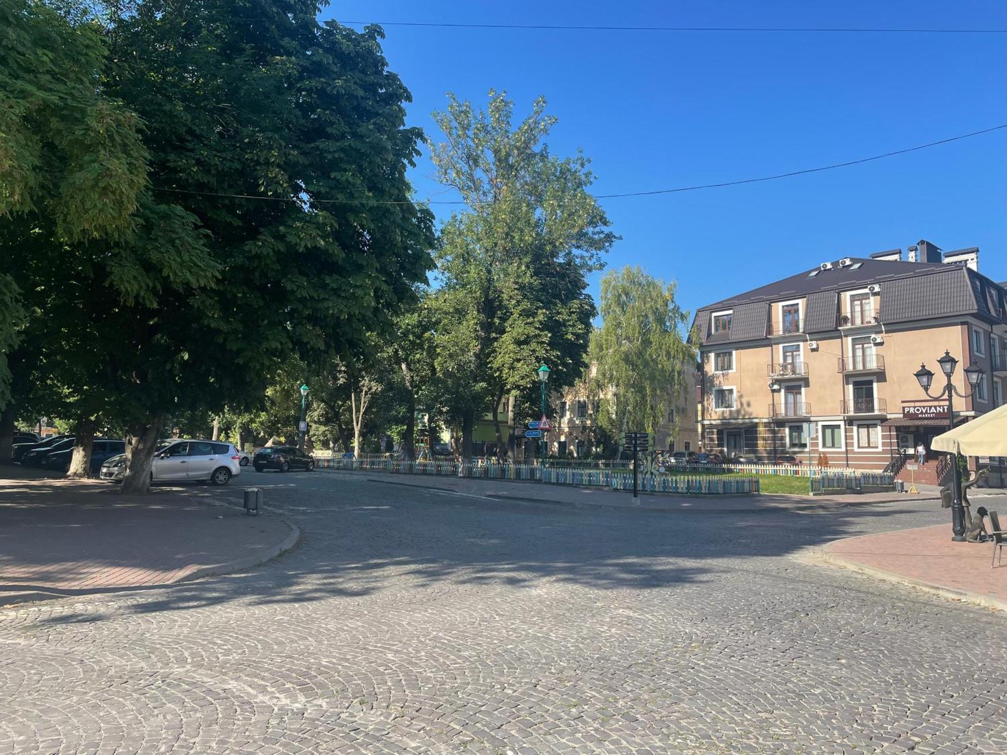 «Гори́Ще На Площі Польський Ринок» Appartement Kamjanets-Podilsky Buitenkant foto