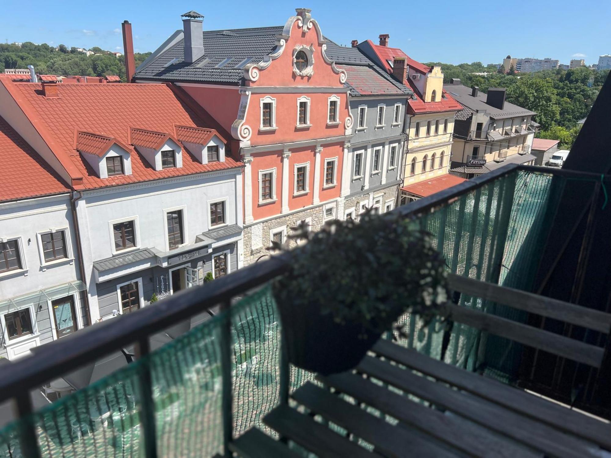 «Гори́Ще На Площі Польський Ринок» Appartement Kamjanets-Podilsky Buitenkant foto